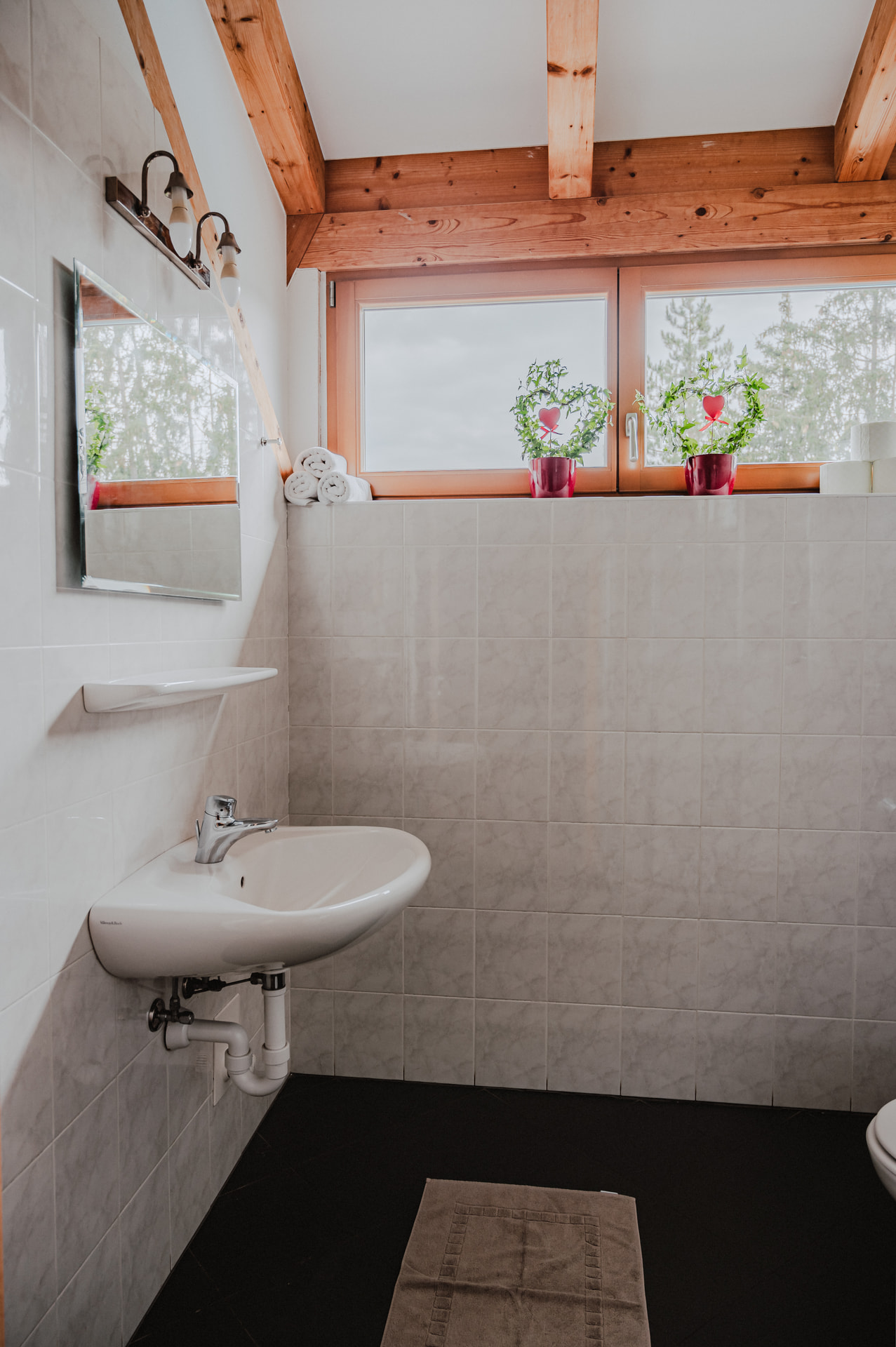 Eigenes Badezimmer mit Dusche im Sonnenhof