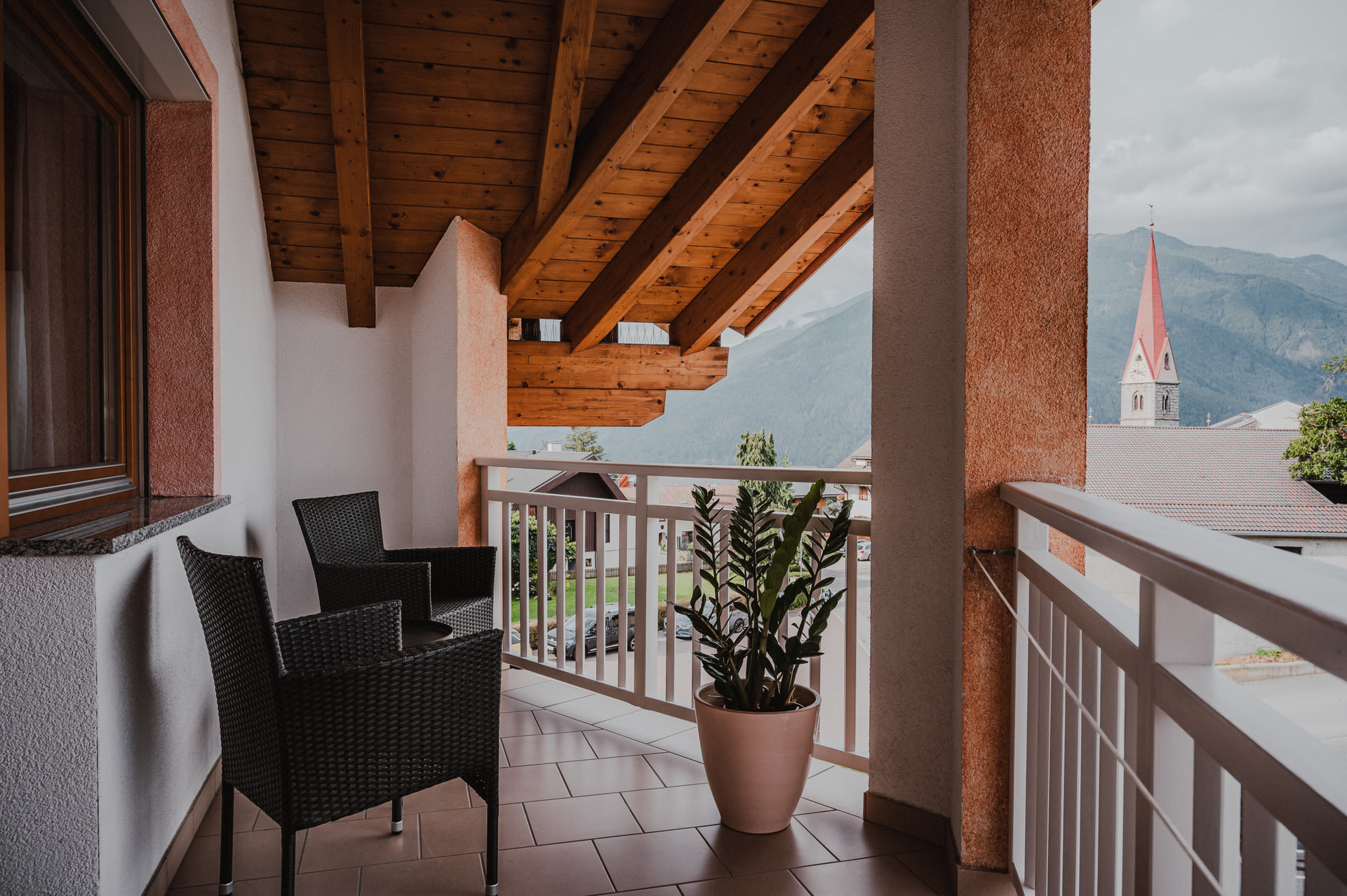 Zimmerbalkon mit Bergsicht im Sonnenhof